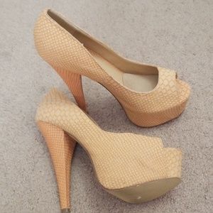 6" peach platform peeptoe pumps NEVER WORN